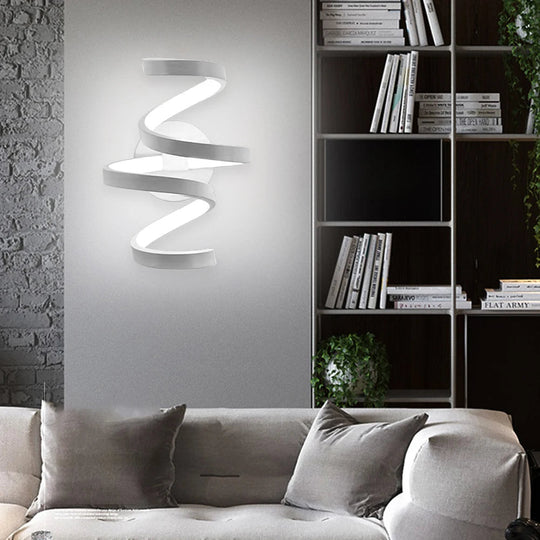 Creative LED Musical Note Design Wall-Mounted Lamp Modern LED Musical Note Bedside Spiral Night Light Indoor